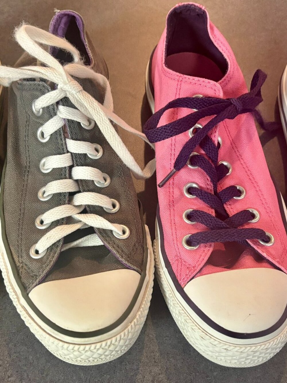 ~~Lot of 2 Converse all star Women's Shoes Size 8...GUC!!!!